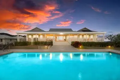 Image de 5br w/pool, centrally located - 5min to beach!