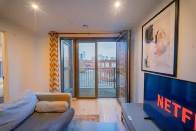 Image de Cosy Modern|2br City Apt | Free Parking+Balcony
