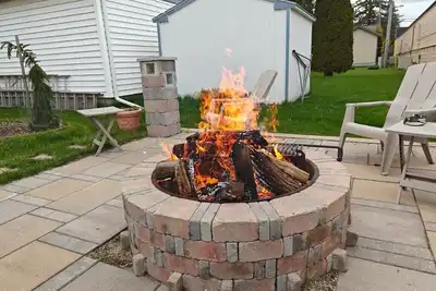 Image de Escape from the Track - Massage Chair | Fire Pit!