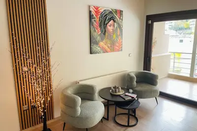 Image de Luxury property in a quiet neighborhood 5' from the sea and 10' from the center!