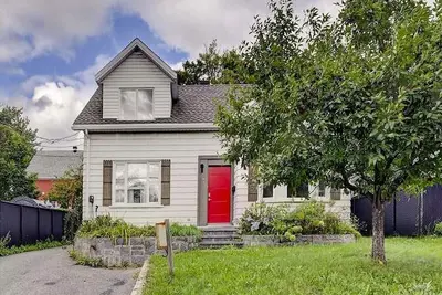 Image de Charming 4-bedroom cottage with Ac in beautiful Québec