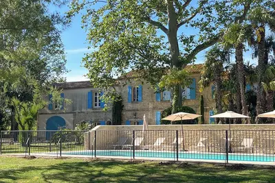 Image de Mas Dou Rose, ferme avec piscine près des Alpilles