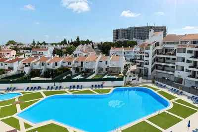Image de BnB Homes Lili Seaview Residence with 2 bedrooms, 4 Terraces, 2 Pools & parking