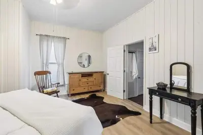 Image de Creekside 3-bedroom house Near Buck-ee's