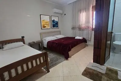 Image de Charming 5-bedroom house with Ac in vibrant Tiranë