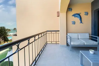 Image de Princesa Resort B303 – Renovated Ocean View Retreat on Sandy Beach