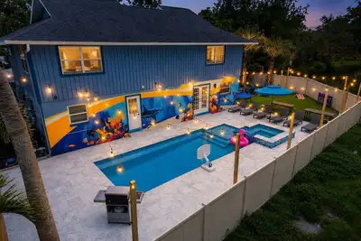 Image de Sleeps 21 | Heated Pool, Spa, Mini Golf & Games