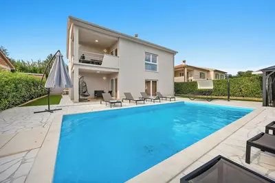 Image de Villa LanaB – Private Pool and Great Location by Istrabook