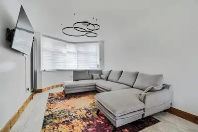 Image de House - Sleeps 12 - Parking