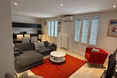 Image de Appartement central et moderne  100% Climatisé a 5mn a pied  des quai du Rhone