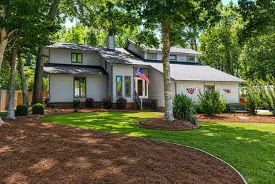 Image de Private Pool and Home Theater Near Charleston