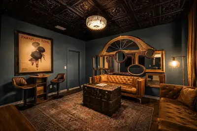 Image de Spacious Unique Luxury Stay | 3br/2. 5ba | Pool + Spa + swan | Sleeps 10+