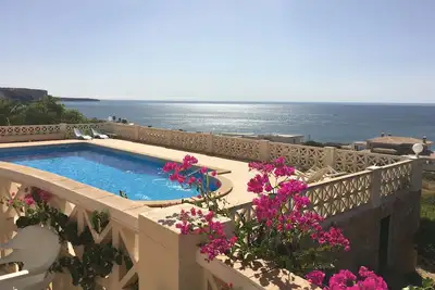 Image de 180 Degree Sea Views, Sunny Terrace & Quiet Pool