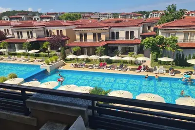 Image de Elegant Pool View 2 bedroom Apartment in Green Life Resort, Sozopol