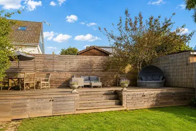 Image de Luxury family holiday house - short stroll beach - nr amenities - Dog friendly