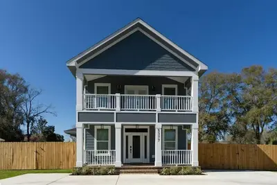Image de Black-Water River Retreat! to this Luxurious 3-bedroom 3. 5 bath house