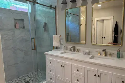 Image de Gorgeous 4-bedroom cottage with Ac in charming Fayetteville