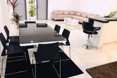 Image de The Times House: Appartement avec toit panoramique vue mer & groupe électrogène