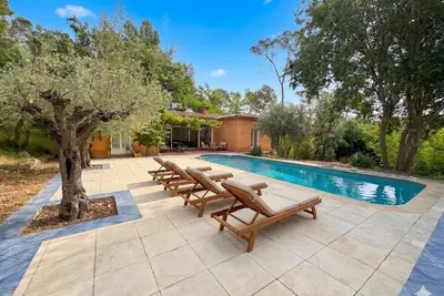 Image de Villas entre Provence et nature dans le domaine du Château Roubine