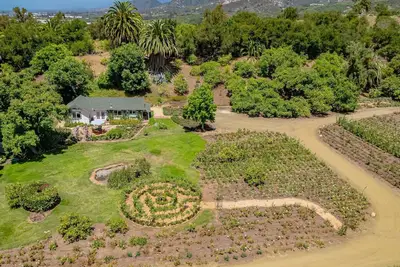 Image de Rose Cottage - Blooming Rose Farm