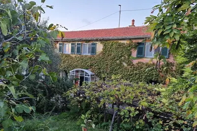 Image de A Country House in the City - Code Citra 010025-Lt-7046