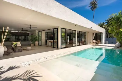 Image de Stunning Beachfront Villa with Private Pool and Ocean Views