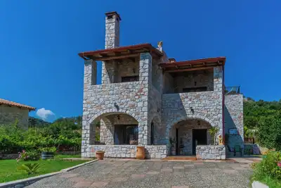 Image de Friendly  cozy villa with full luxurious amenities for family and friends.