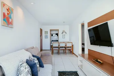 Image de 2-Bedroom Apartment, High Floor, One Block from the Beach in Itaparica