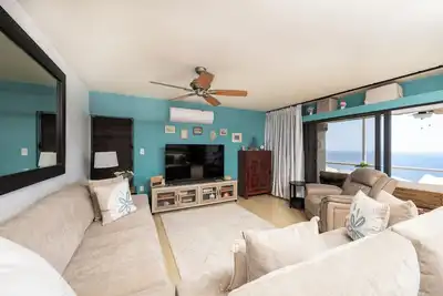 Image de Brand New Centrally Located  2bd/1ba Ocean View