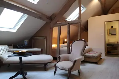 Image de Chambre d’hôtes « La Fosse Bleue, Chevreuil » avec terrasse partagée