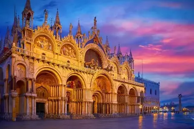 Image de Historic San Marco Apartment with Authentic Venetian Elegance