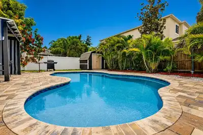 Image de Tropical Largo Pool House Near Beaches | Private Pool Retreat