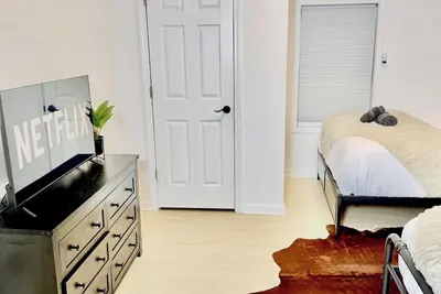 Image de Spacious Home - Near Duke Hospital, Downtown Durham & Rtp