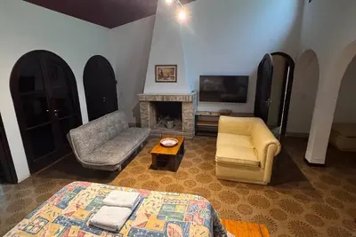 Image de Vacation home in Mendoza City with a pool table