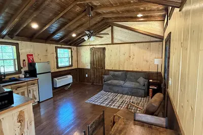 Image de Cozy 1-bedroom cabin in Tyrone, Pa. Close to several of the finest streams in Pa