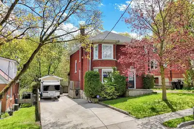 Image de Your Home Away From Home. 3 Bedrooms and an office, walking distance to Gaslight