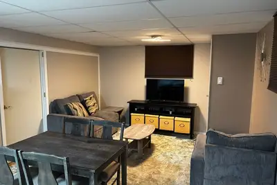 Image de Cozy 2 Queen Beds + Sofa Bed | Private Entry