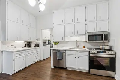 Image de Creekside Newly Remodeled 3-bed home! Buck-Ees, Outlets, Barber Ms & Bass Pro! ’