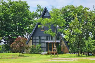 Image de Private cozy riverside vacation house