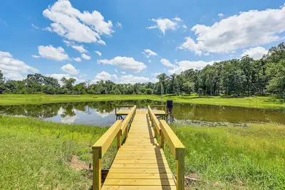 Image de Fish On-Site! 35-Acre Escape Near Cedar Creek Lake