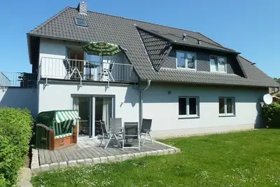 Image de avec jardin et terrasse