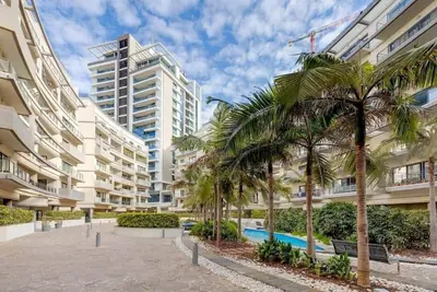 Image de Exclusive Pender Gardens Apt with Outdoor Dining Area