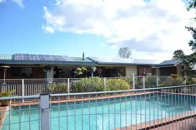 Image de Family-Friendly Cottage Rental on 150-Acres of Farmland in Kingaroy, Queensland