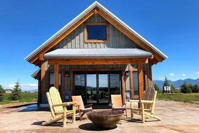 Image de Beautifully Renovated Barn Ideal for Glamping at Flathead Lake, Montana