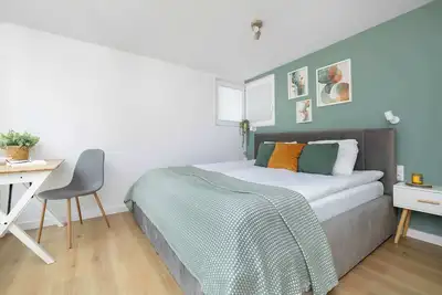Image de Stylish Apartment with a Balcony | A Place to Work