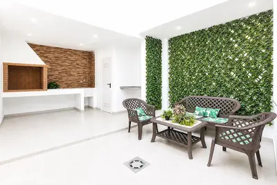 Image de 5 bedroom gorgeous home in Vila-Real