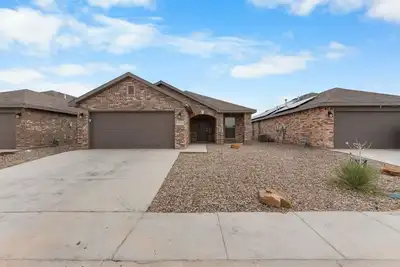 Image de Basin Haven, King Suite, Clean Modern 3br, Garage
