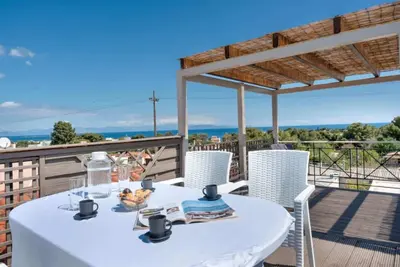Image de Artemida 8-Bedroom Getaway with Rooftop Sea Views