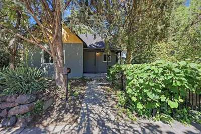 Image de Urban Creekside Garden House in Downtown Boise | 15 min Walk to City Center