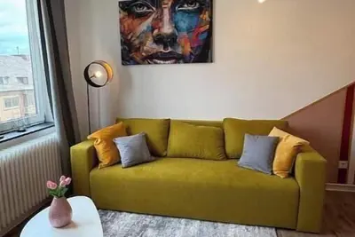 Image de Stylish apartment by the marina + parking space